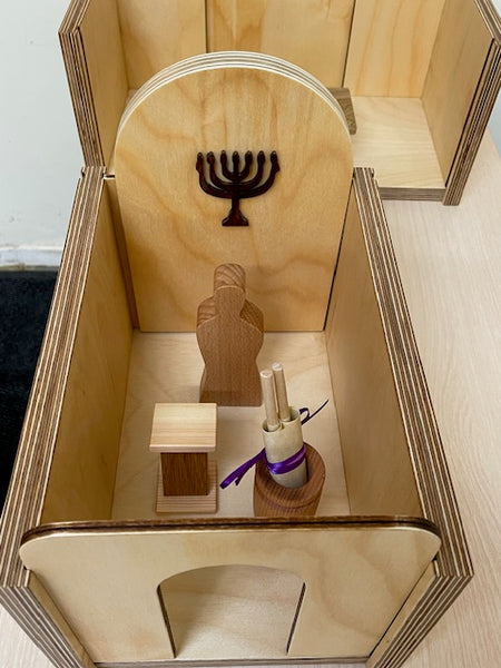 S11 - Synagogue Building & Accessories (Scroll, Urn, Table, Lectern & Jesus)