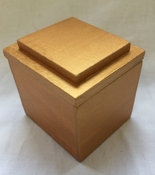 E9C - (David) Square Gold Box